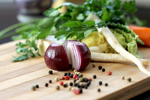 Jak przygotować zdrowe i smaczne posiłki na diecie wegańskiej?