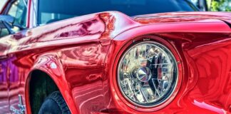 Ile jedzie Mustang GT?