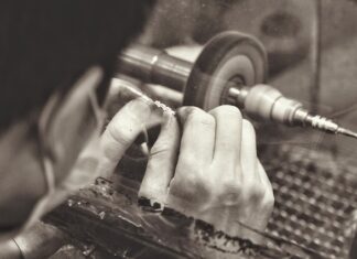 Jaki Frez do polerowania paznokci?