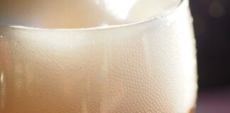 Co rozpuszcza skórki?